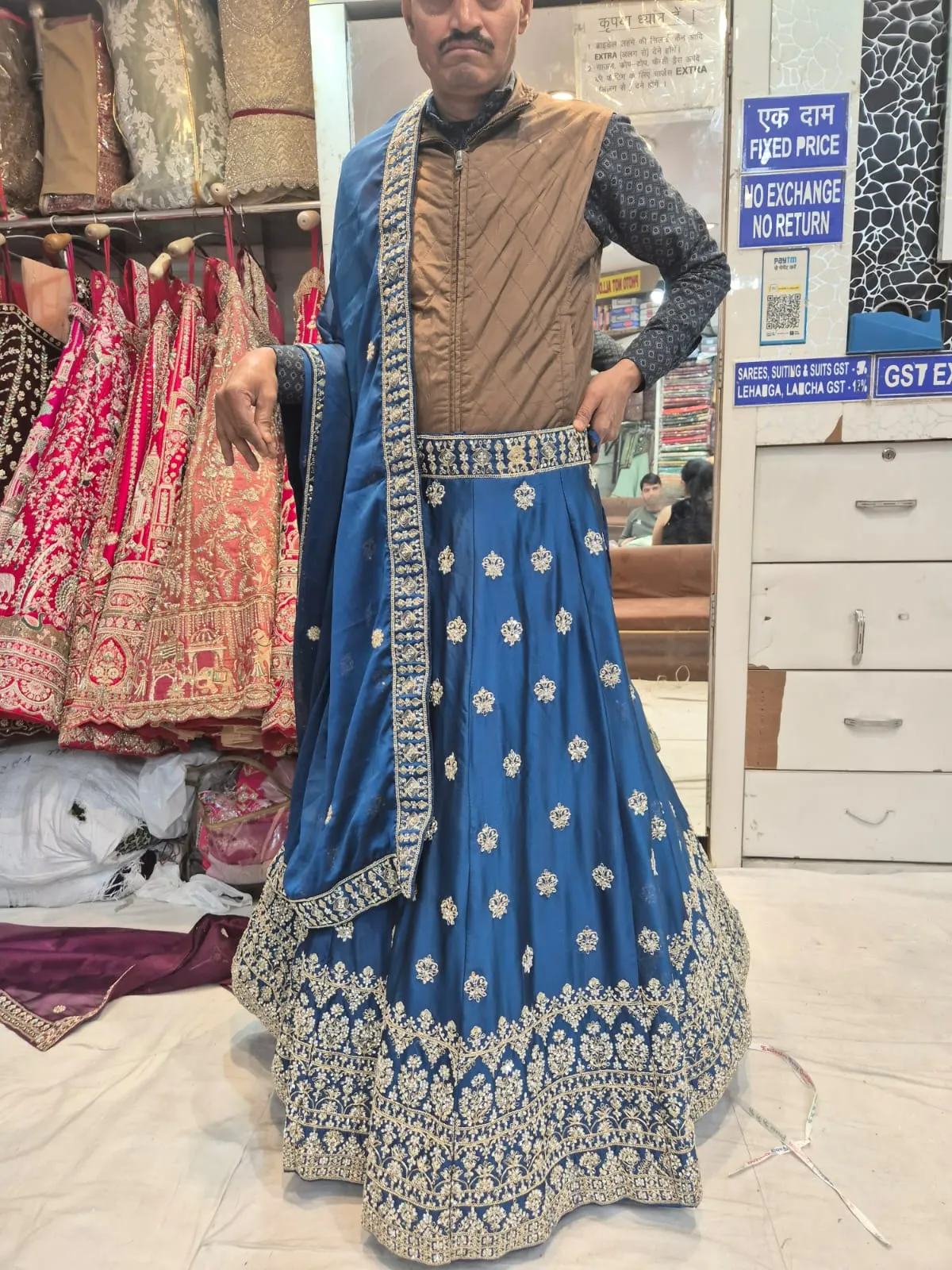 Royal Sapphire Zari Bridal Lehenga Set - Image 5
